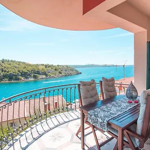 Apartman Mali Dvor Novigrad, Novigrad (Dalmatia)