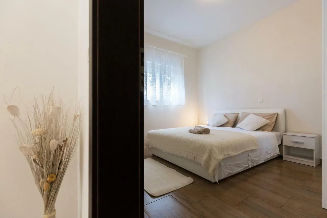 Memories Apartments