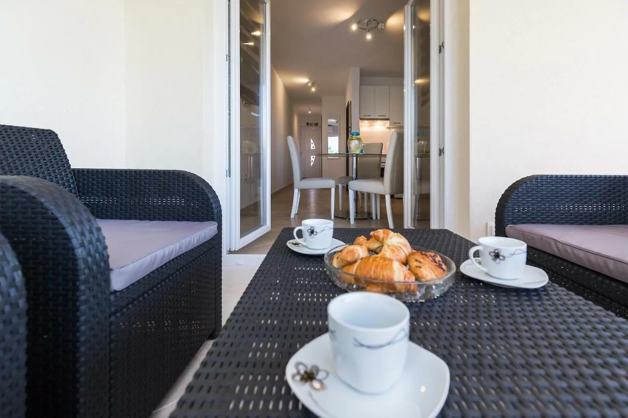 Memories Apartments
